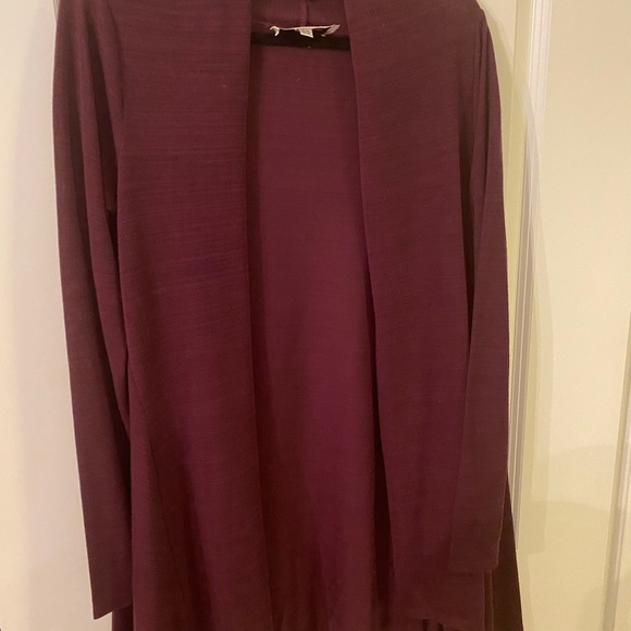 Maroon sweater - Picture 2 of 4